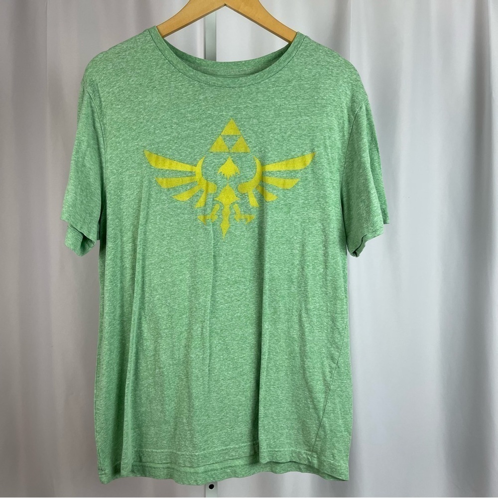 Zelda Large Symbol Graphic Crewneck Tee Shirt Gamer Gaming Retro Vintage Fantasy